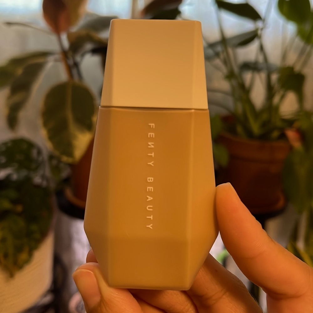 Fenty Eaze Drop (Shade - 10)